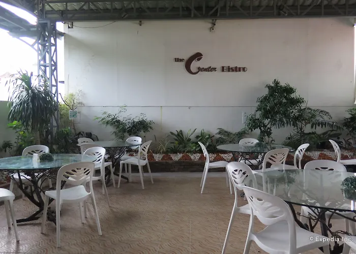The Center Hotel 2*
