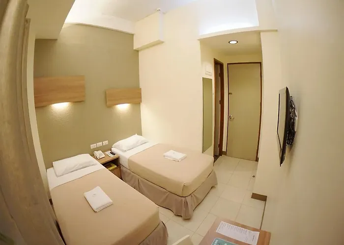 The Center Hotel 2*