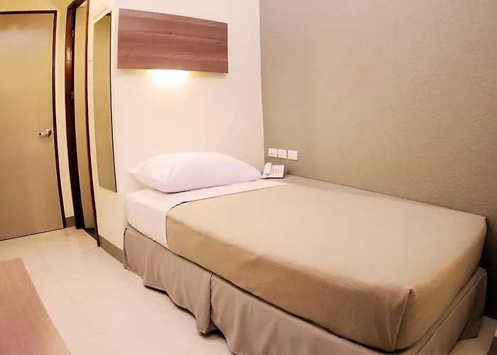The Center Hotel 2*