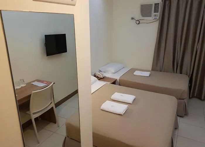The Center Hotel 2*